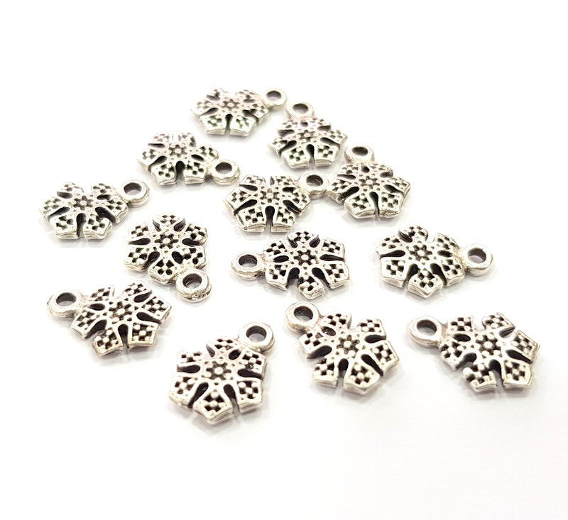 20 Snowflake Charm Antique Silver Plated Charm Antique Silver Plated Metal (10 mm)  G15509