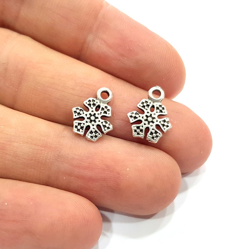20 Snowflake Charm Antique Silver Plated Charm Antique Silver Plated Metal (10 mm)  G15509