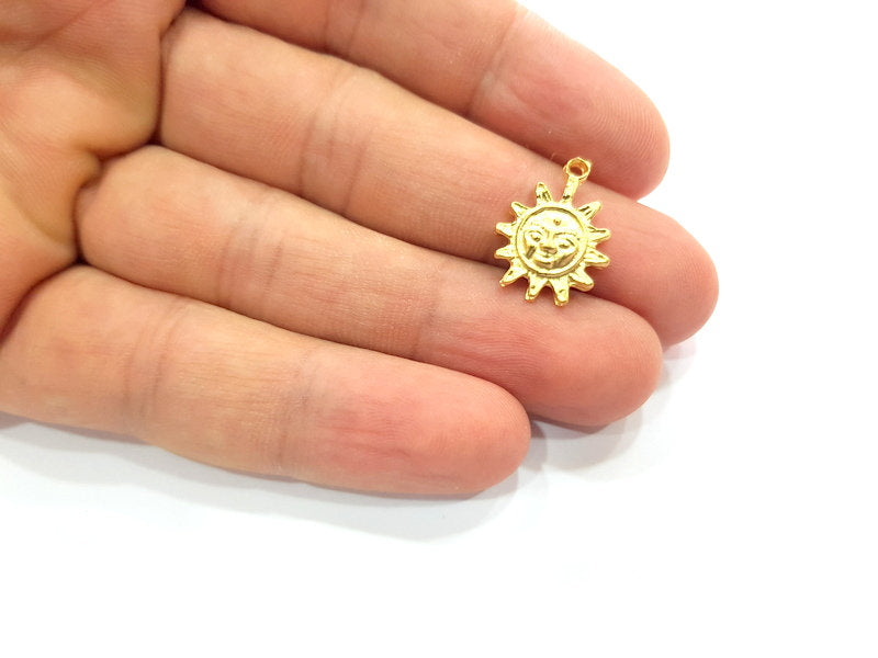 10 Sun Charm Gold Charms Gold Plated Metal (18x14mm)  G14699