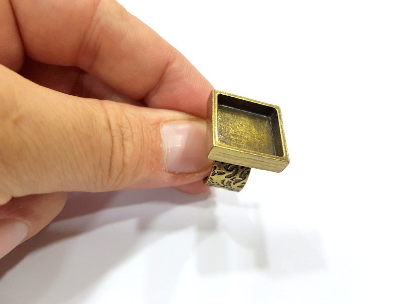 Antique Bronze Ring Blank Setting Cabochon Base inlay Ring Backs Mounting Adjustable Ring Bezel (16x16mm blank) Antique Bronze Plated G15675