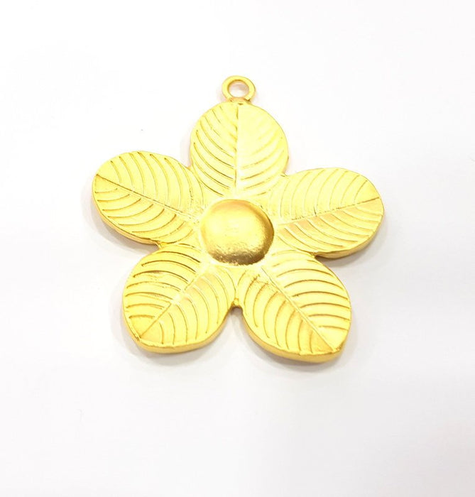 Gold Flower Pendant Gold Plated Metal (49mm)  G15683