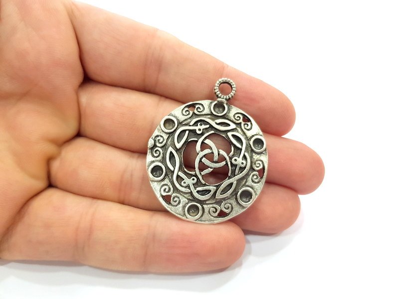 Silver Medallion Pendant Antique Silver Plated Metal (36mm) G15396