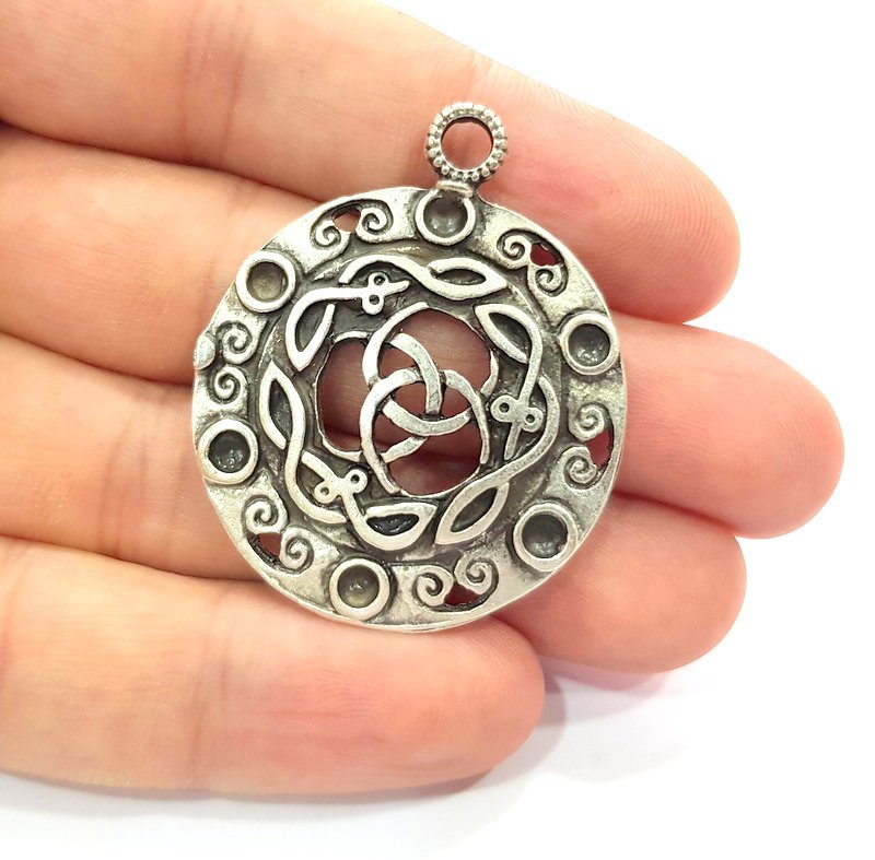 Silver Medallion Pendant Antique Silver Plated Metal (36mm) G15396