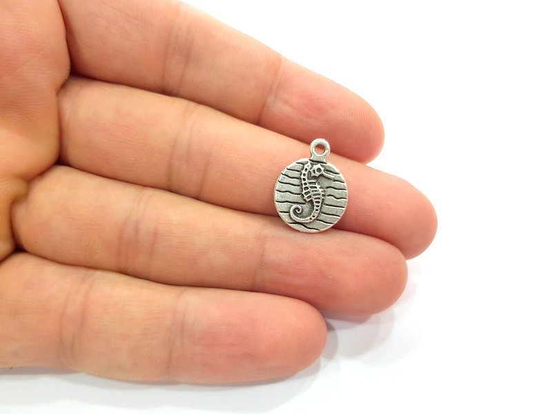 10 Seahorse Charm Silver Charm Antique Silver Plated Pendants  (14 mm)  G14940