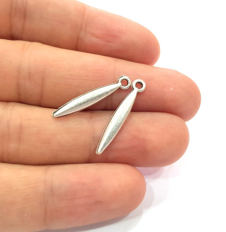 10 Silver Spike Charm Antique Silver Plated Metal (25x4 mm)  G14946