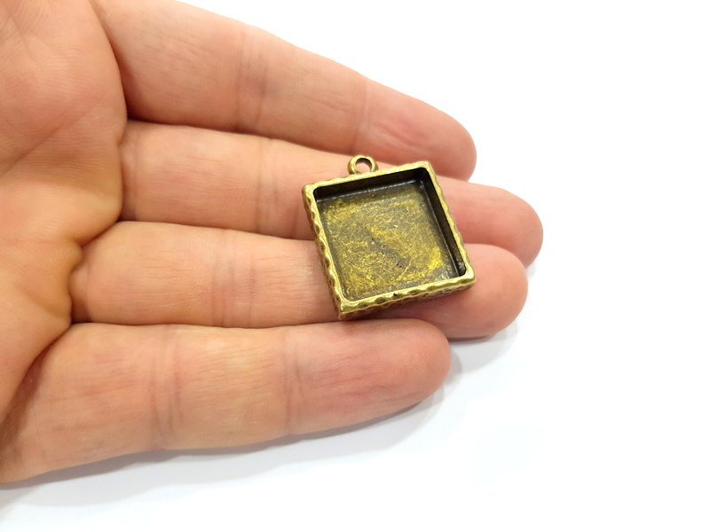 2 Hammered Resin Base Pendant Blank inlay Blank Mosaic Blank Bezel Setting Mountings Antique Bronze Plated Metal (20mm square blank) G15799