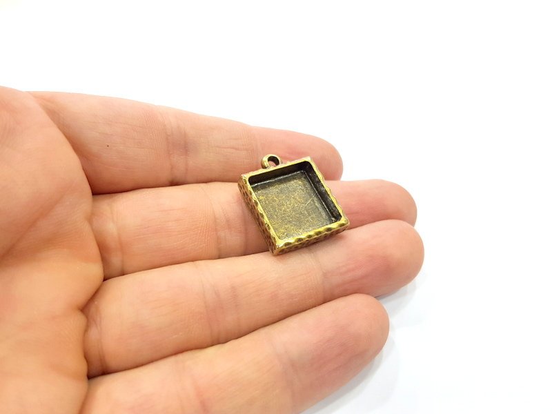 2 Hammered Base Resin Base Pendant Blank inlay Blank Mosaic Blank Bezel Setting Mountings Antique Bronze Plated Metal (16mm blank) G15827