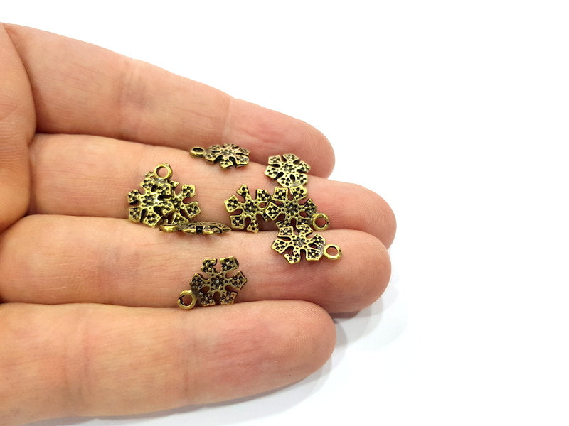 20 Snowflake Charm Antique Bronze Plated Metal  (10mm) G15874