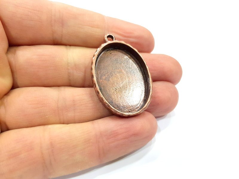 Copper Pendant Blank Resin Base Hammered Cabochon Blank Mosaic inlay Necklace Mountings Antique Copper Plated Metal (30x22 mm blank)  G15893