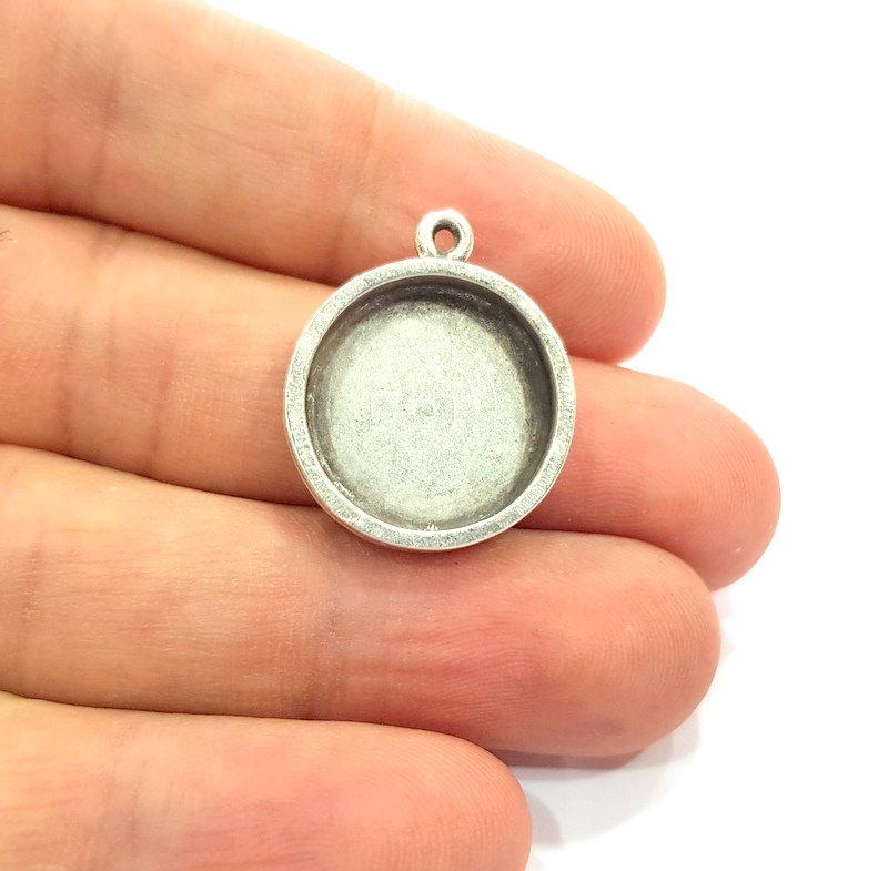 2 Silver Base Blank inlay Blank Pendant Base Resin Blank Mosaic Mountings Antique Silver Plated Metal (18 mm round blank )  G15354