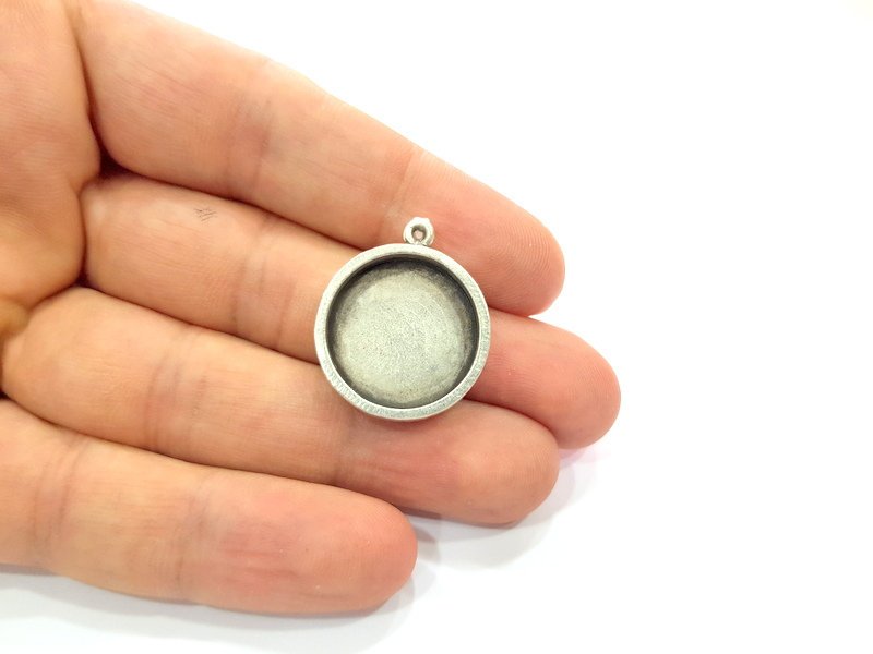 2 Silver Base Blank inlay Blank Pendant Base Resin Blank Mosaic Mountings Antique Silver Plated Metal (20 mm round blank )  G15242