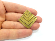 Antique Bronze Pendant Antique Bronze Plated Metal (30mm) G15339