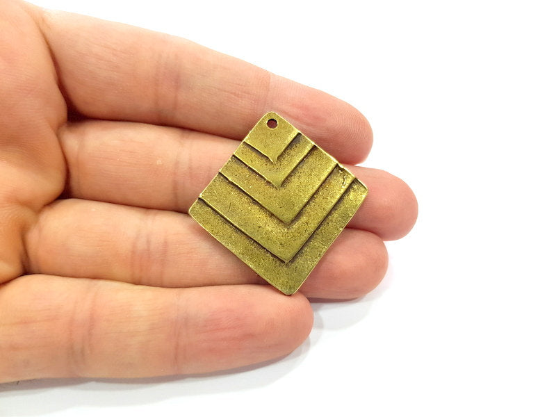 Antique Bronze Pendant Antique Bronze Plated Metal (30mm) G15339