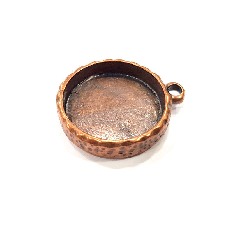 2 Copper Pendant Blank Resin Base Hammered Cabochon Blank Mosaic inlay Necklace Mountings Antique Copper Plated Metal (20 mm blank)  G15951