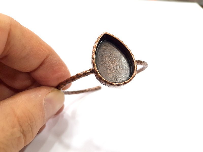Bracelet Blank Cuff Bezel Resin Bangle inlay Blank Glass Cabochon Base Bezel Hammered Adjustable Antique Copper Bracelet (25x18mm ) G15972