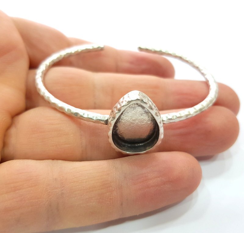 Bracelet Blank Cuff Bezel Resin Bangle inlay Blank Glass Cabochon Base Bezel Hammered Adjustable Antique Silver Bracelet (18x13mm ) G16031