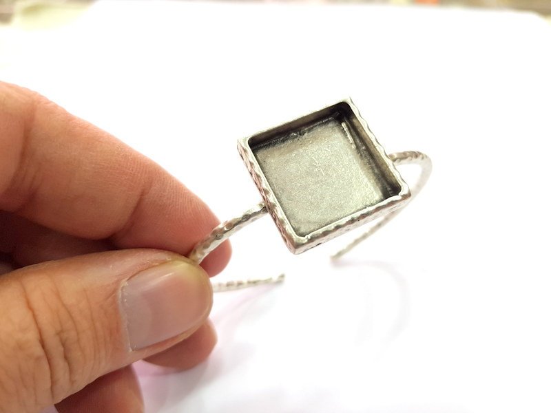 Bracelet Blank Cuff Bezel Resin Bangle inlay Blank Glass Cabochon Base Bezel Hammered Adjustable Antique Silver Bracelet (20x20mm ) G16038