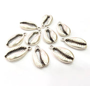 5 Cowrie Shell Charms Silver Charms Antique Silver Plated Metal (23x13mm) G16098