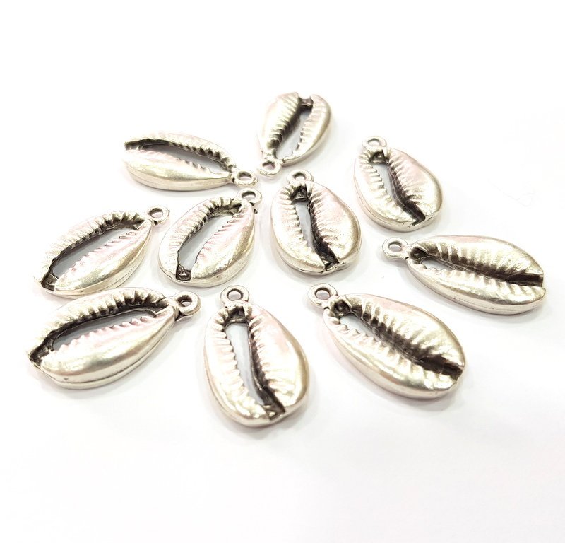 5 Cowrie Shell Charms Silver Charms Antique Silver Plated Metal (23x13mm) G16098