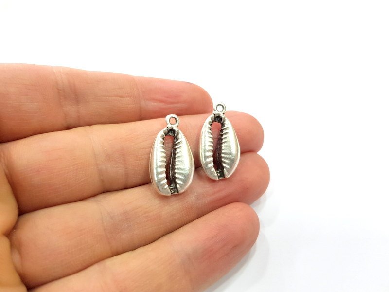 5 Cowrie Shell Charms Silver Charms Antique Silver Plated Metal (23x13mm) G16098