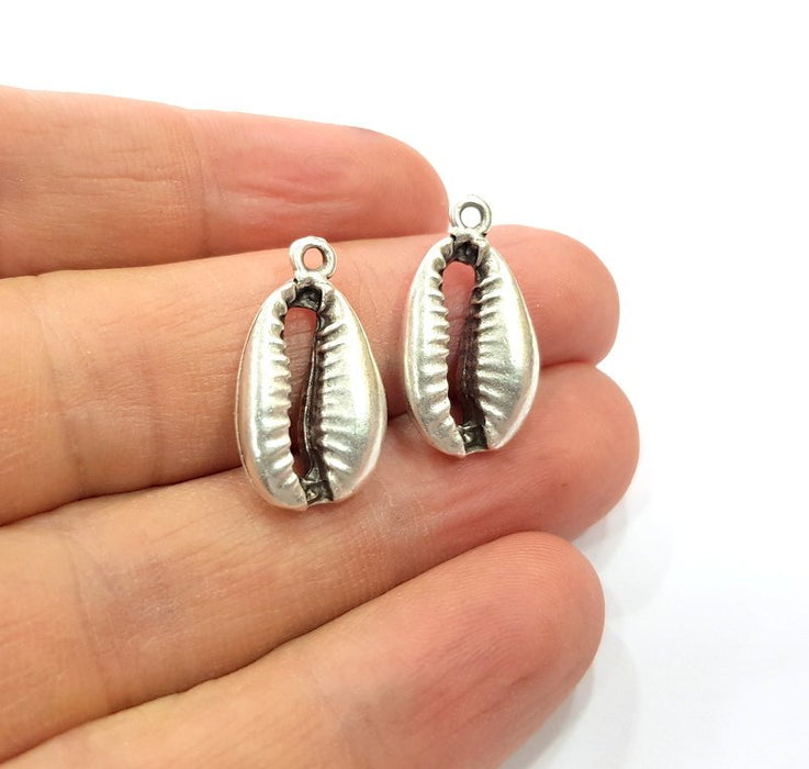 5 Cowrie Shell Charms Silver Charms Antique Silver Plated Metal (23x13mm) G16098