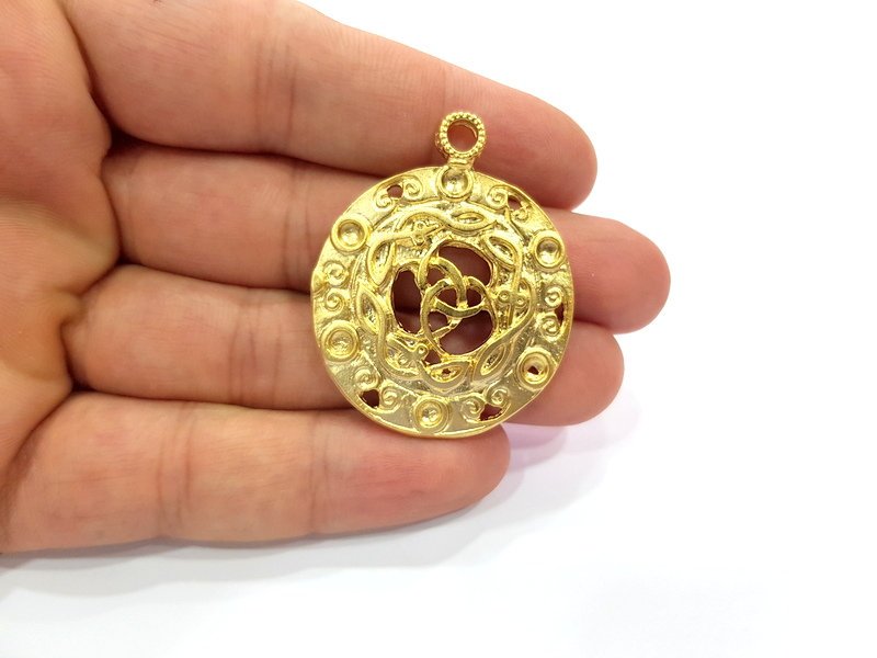 Gold Round Pendant Gold Plated Metal (36mm)  G15368