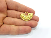 Folded Circle Charm Gold Charms Gold Plated Metal (30x20mm)  G15372