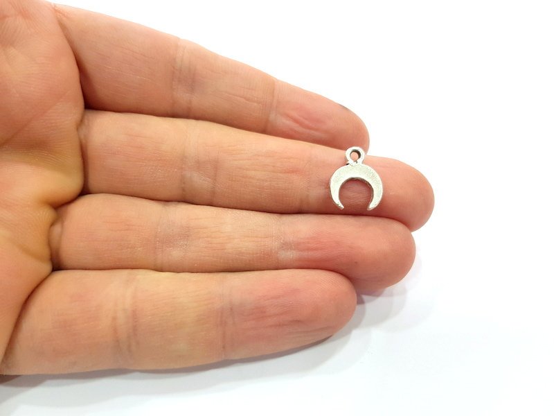 20 Crescent Charm Moon Charm Silver Charms Antique Silver Plated Metal (15x10mm) G16120