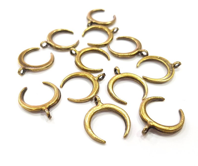 10 Crescent Charm Moon Charms Antique Bronze Charm Antique Bronze Plated Metal  (19x17mm) G16238