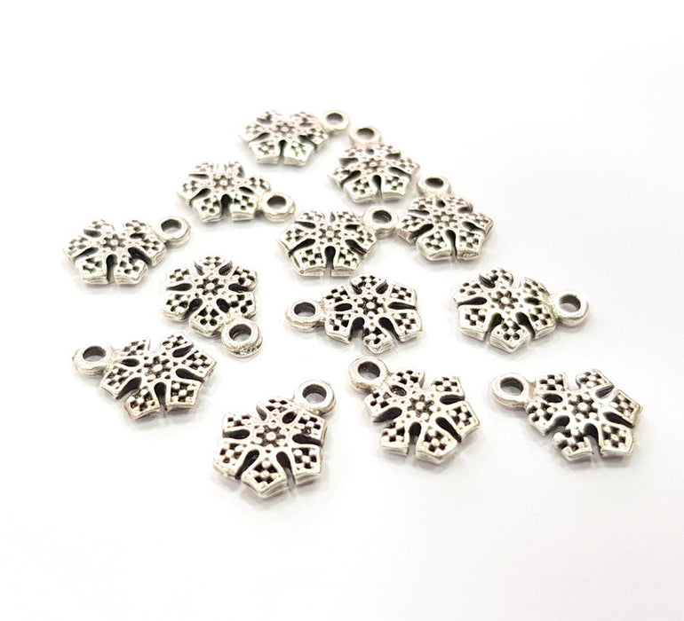 20 Snowflake Charm Antique Silver Plated Charm Antique Silver Plated Metal (10 mm)  G15509