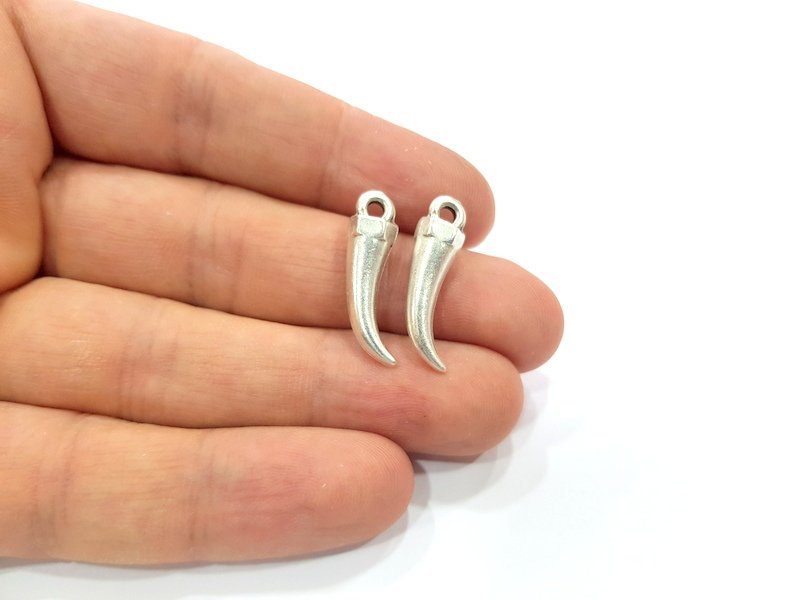 4 Tooth Charm Antique Silver Plated Charm Antique Silver Plated Metal (25x7 mm)  G15523