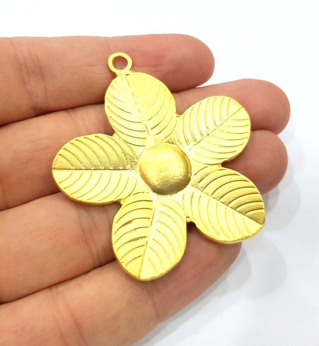 Gold Flower Pendant Gold Plated Metal (49mm)  G15683