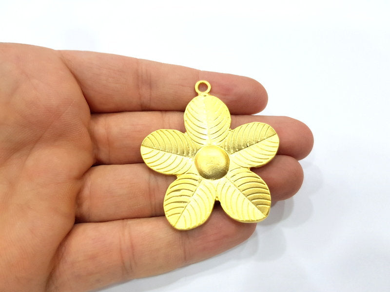 Gold Flower Pendant Gold Plated Metal (49mm)  G15683