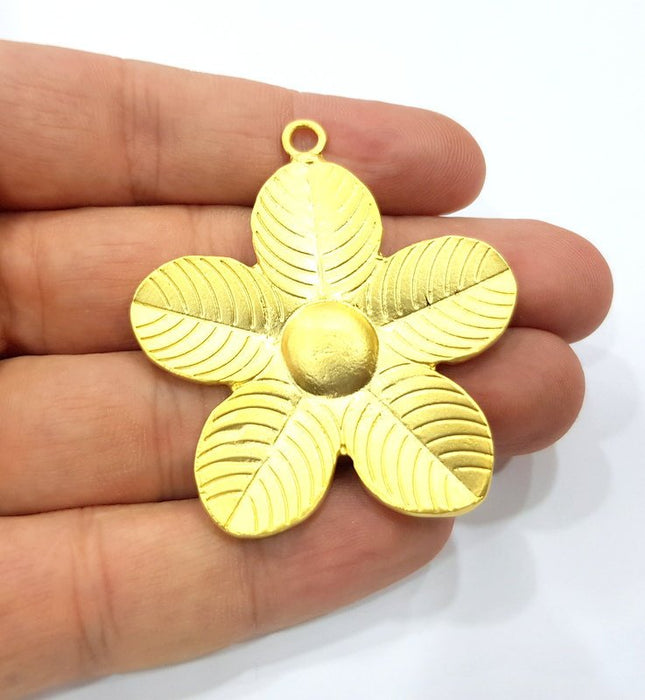 Gold Flower Pendant Gold Plated Metal (49mm)  G15683