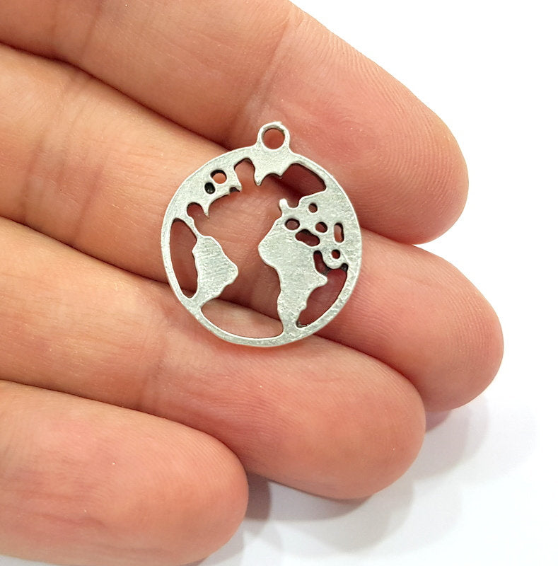5 World Map Charm Silver Charm Antique Silver Plated Metal (21 mm)  G15706