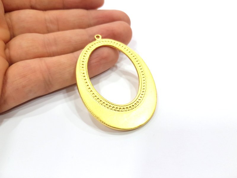 Gold Oval Pendant Gold Plated Metal (58x42mm)  G15789