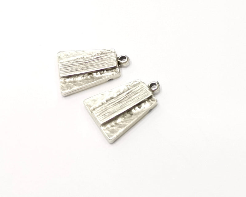 4 Silver Charms Antique Silver Plated Charms (22x16mm)  G16621