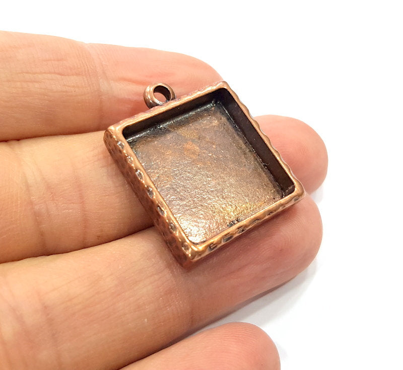 2 Copper Pendant Blank Resin Base Hammered Cabochon Blank Mosaic inlay Necklace Mountings Antique Copper Plated Metal (20 mm blank)  G15895