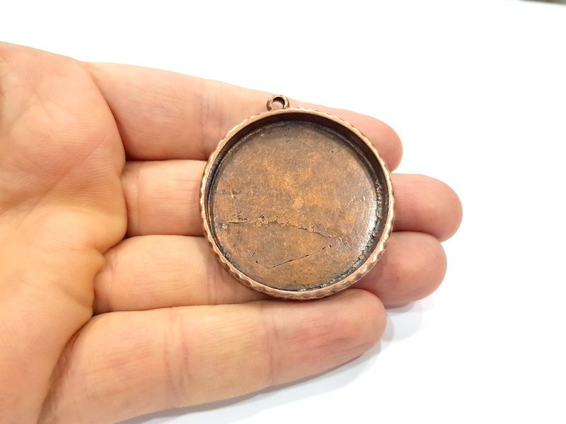 Copper Pendant Blank Resin Base Hammered Cabochon Blank Mosaic inlay Necklace Mountings Antique Copper Plated Metal (40 mm blank)  G15922