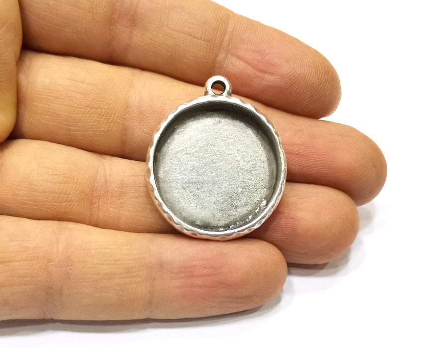 2 Silver Hammered Base Blank inlay Blank Pendant Base Resin Blank Mosaic Mountings Antique Silver Plated Metal (25mm blank )  G16827