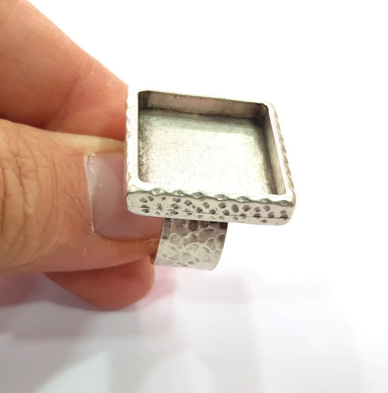 Ring Blank Setting Hammered Ring Base Bezel inlay Ring Backs Glass Cabochon Mounting Adjustable Antique Silver Plated Ring (20x20mm ) G16059