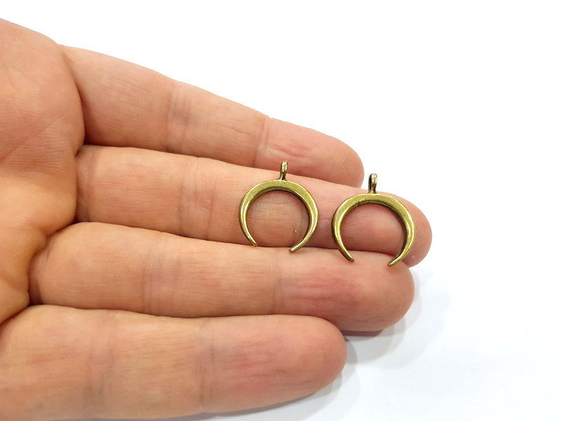 10 Crescent Charm Moon Charms Antique Bronze Charm Antique Bronze Plated Metal  (19x17mm) G16238