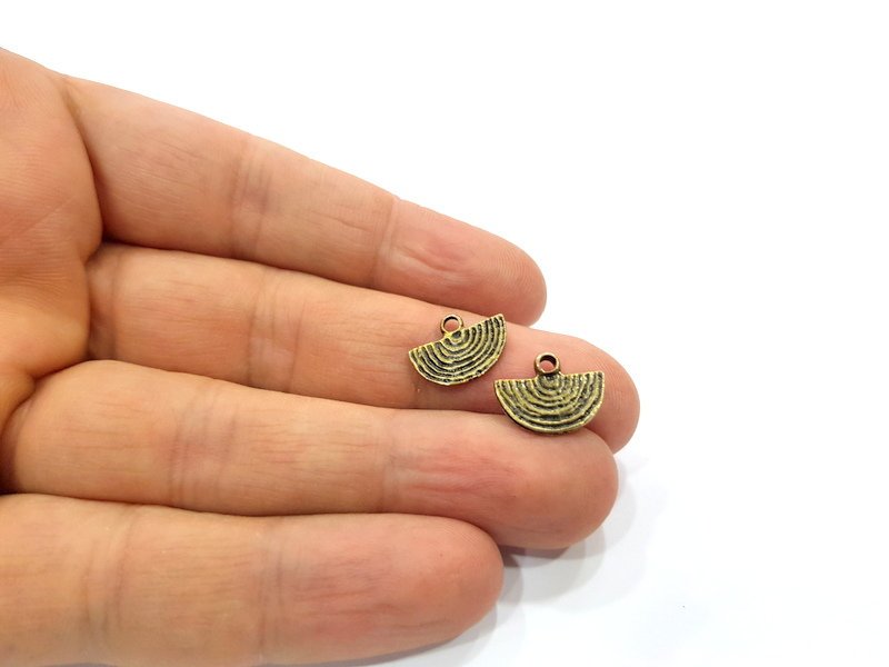 20 Fan Charm Antique Bronze Charm (14x10mm) G16245