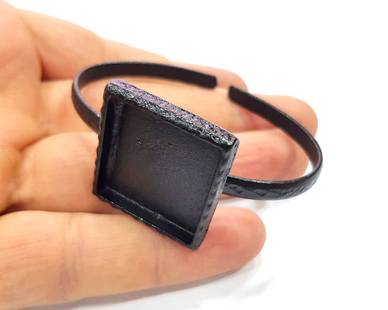 Black Bracelet Blank Cuff Bezel Resin Bangle inlay Blank Glass Cabochon Base Bezel Hammered Adjustable Black Bracelet (25x25mm ) G16328