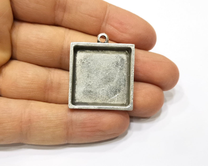 2 Silver Hammered Base Blank inlay Blank Pendant Base Resin Blank Mosaic Mountings Antique Silver Plated Metal (24x24mm blank )  G17130