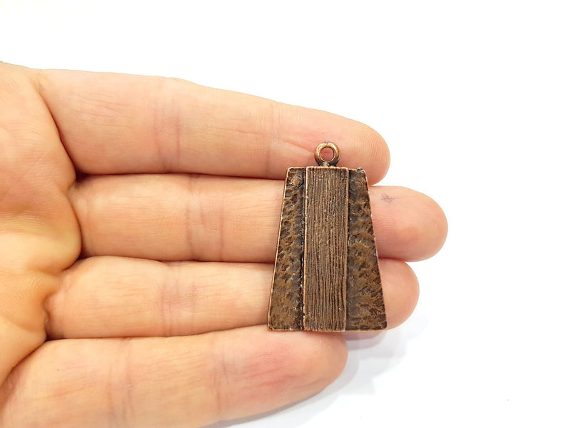 Antique Copper Hammered Pendant Antique Copper Plated Metal (43x28mm) G16419