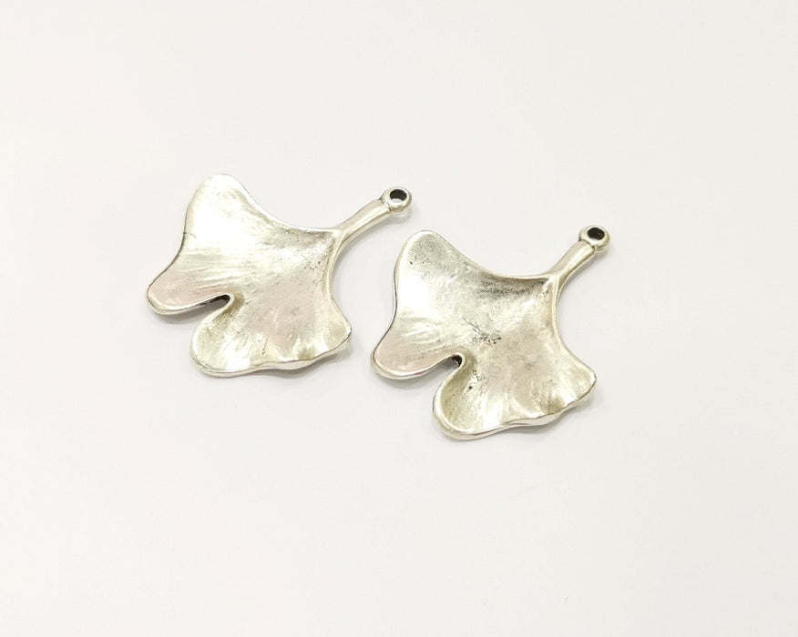 4 Ginko Charms Leaf Charms Antique Silver Plated Charms (33x27mm)  G9983