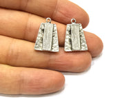 4 Silver Charms Antique Silver Plated Charms (22x16mm)  G16621