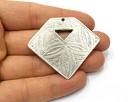 Silver Pendant Antique Silver Plated Pendant (54x46mm) G16637