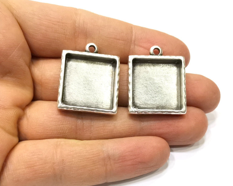 2 Silver Hammered Base Blank inlay Blank Pendant Base Resin Blank Mosaic Mountings Antique Silver Plated Metal (20x20mm blank )  G16789
